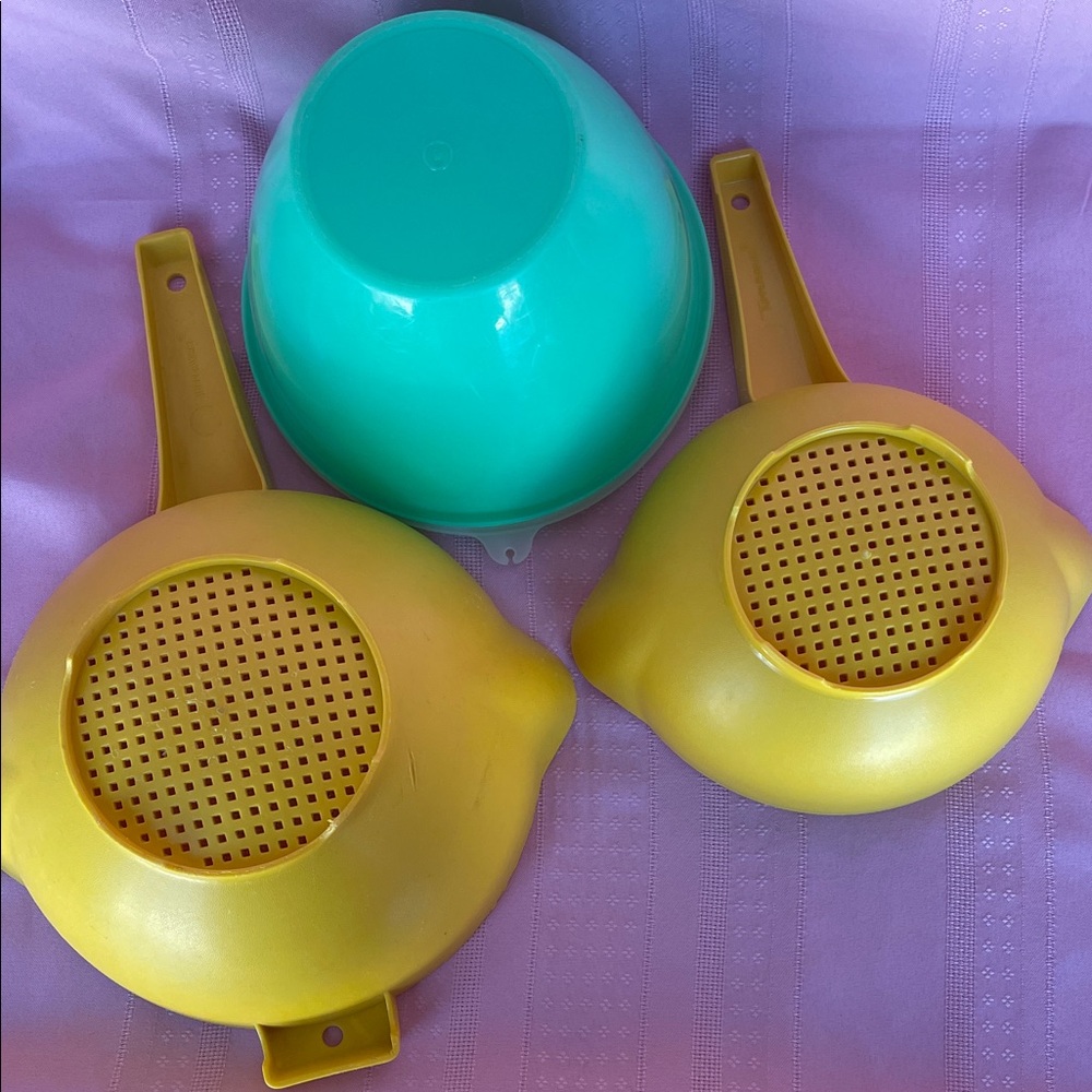 Tupperware Yellow and Green Food Storage Set - Picture 10 of 11